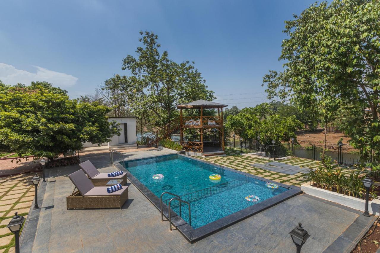 Saffronstays Riverfront Manor, 5-Bdr Pool Villa By Pej River Карджат Екстер'єр фото