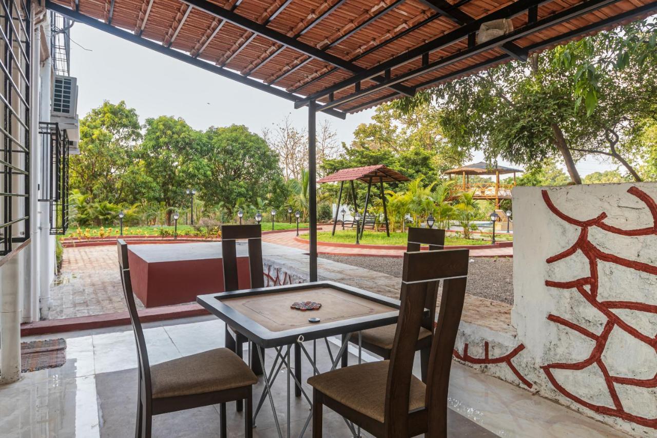 Saffronstays Riverfront Manor, 5-Bdr Pool Villa By Pej River Карджат Екстер'єр фото